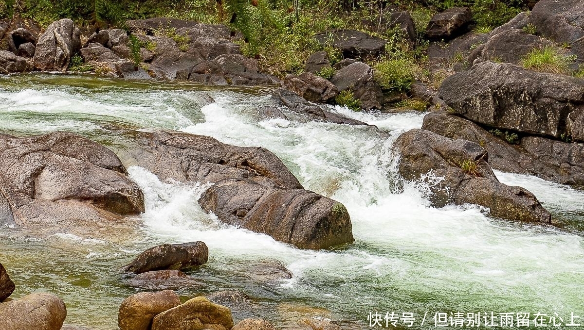 德兴大茅山，天然的避暑胜地，山下还藏着一个“彩虹童话村”