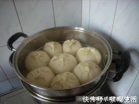 蒸包子,热水上锅还是冷水上锅?还有人搞错,难怪包子塌皮不好吃