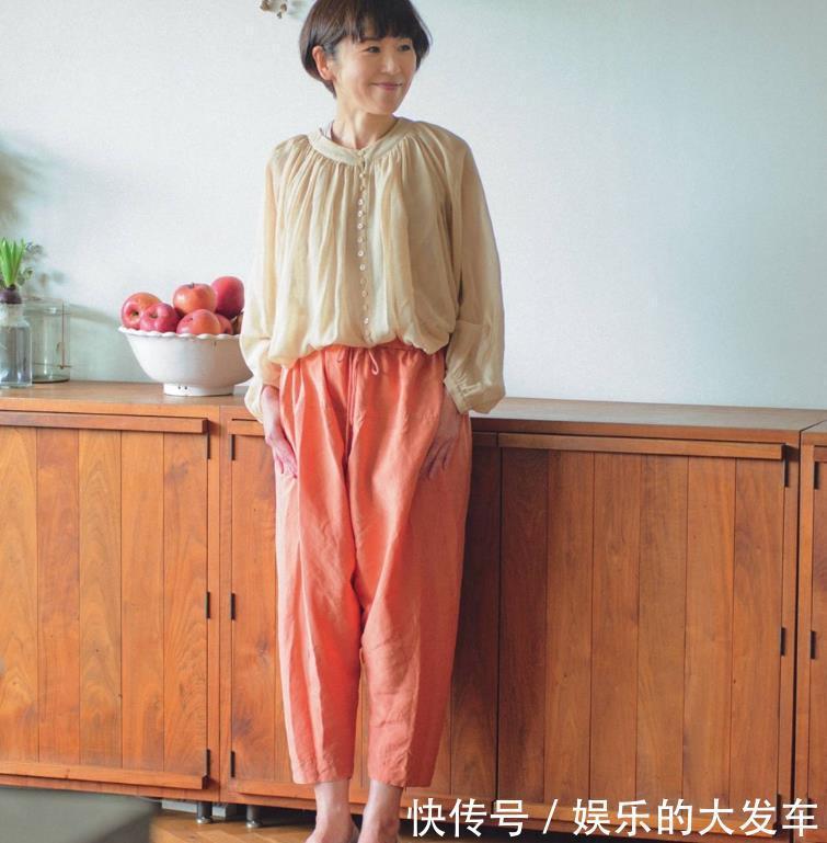 女性自身|年过四十岁的女人,穿搭别再赶时髦了,多些高级和品味,更耐看