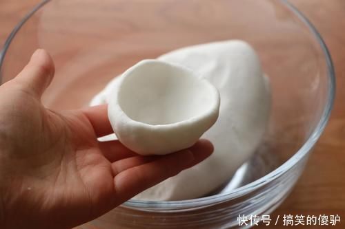 比包子馒头还好吃，外皮有嚼劲，馅料满满，一次吃3个都不过瘾！