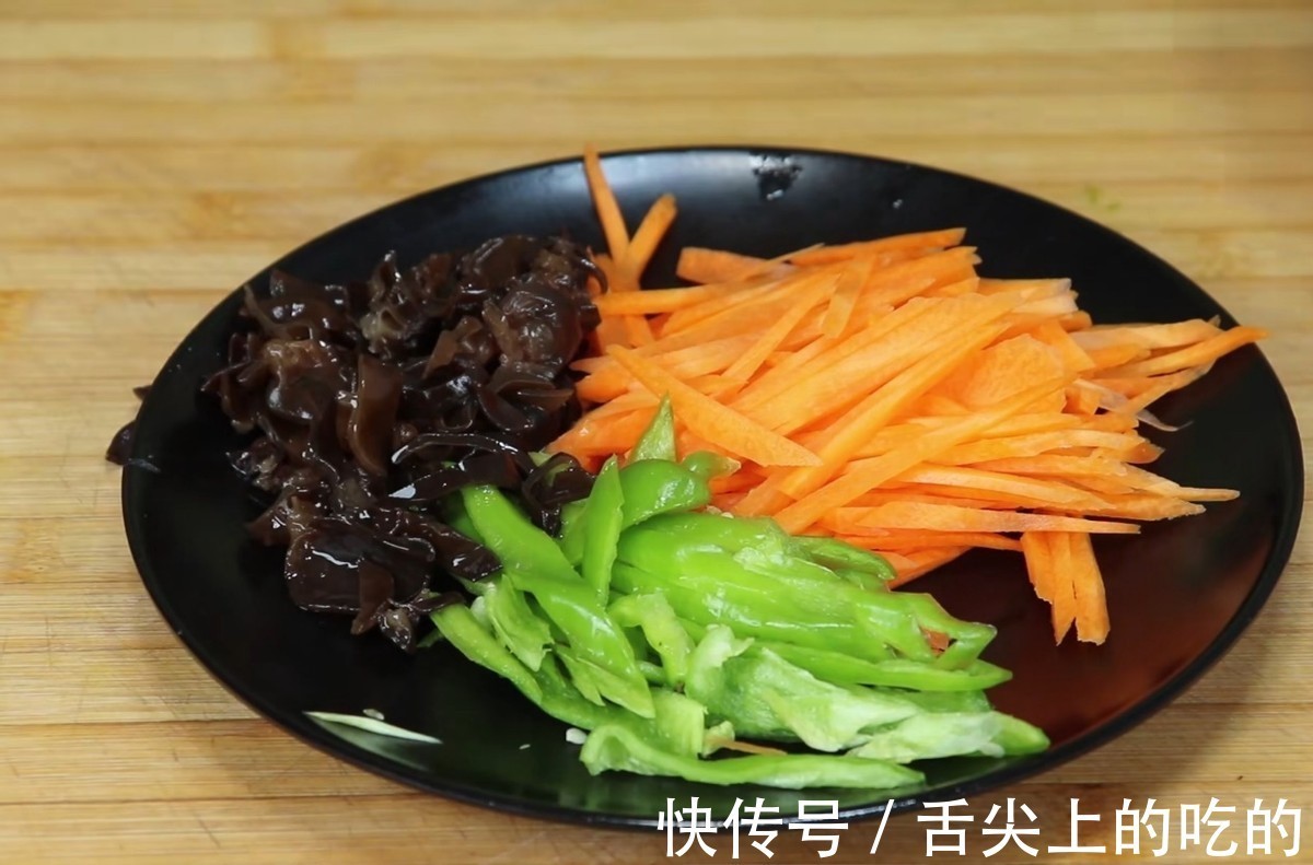 白菜最过瘾的吃法,不煮不炖不凉拌,学会这种做法,比吃肉还香