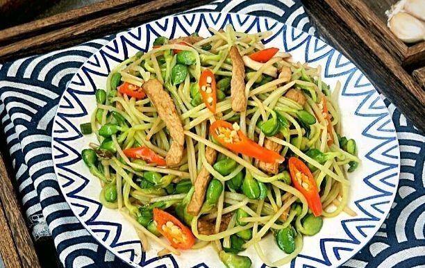  绿豆芽炒肉丝|天然的“燃脂菜”找到了，百吃不腻，燃脂脂肪，体重悄悄降下来