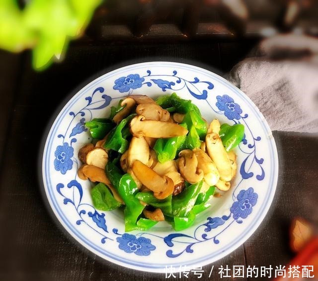  素菜|这盘素菜比鱼鲜比肉香，难怪这么贵，一年一季别错过，且吃且珍惜