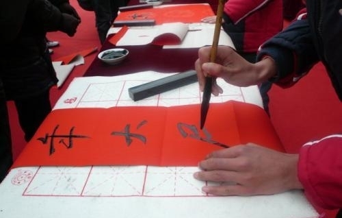  下联|火葬场出上联：“早来晚来早晚得来”，看到下联很是讽刺