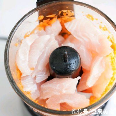 豌豆|把全家人征服的芝士拉丝鱼肉饼,好吃到过分