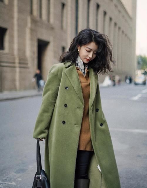 冬日穿衣有层次才有美感,这四招穿衣技巧赶快学,高级保暖又实用