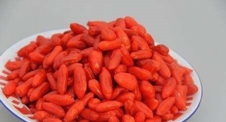 食用枸杞|枸杞和此物天生一对，晚上喝一杯，不失眠了，肝也干净了