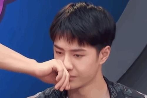 王一博《街舞4》鏡頭盤點,微表情暴露“奶蓋”本質,可愛不自知