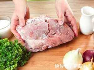 里脊肉|解冻肉,只用清水泡就错了,教你2招,快速解冻,吃着跟鲜肉一样