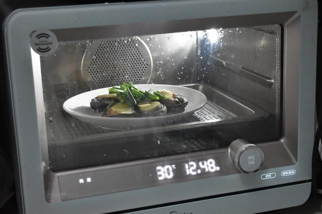 我家人太喜欢这菜，做法就这么简单，蒸一蒸鲜美好吃，上桌人人爱