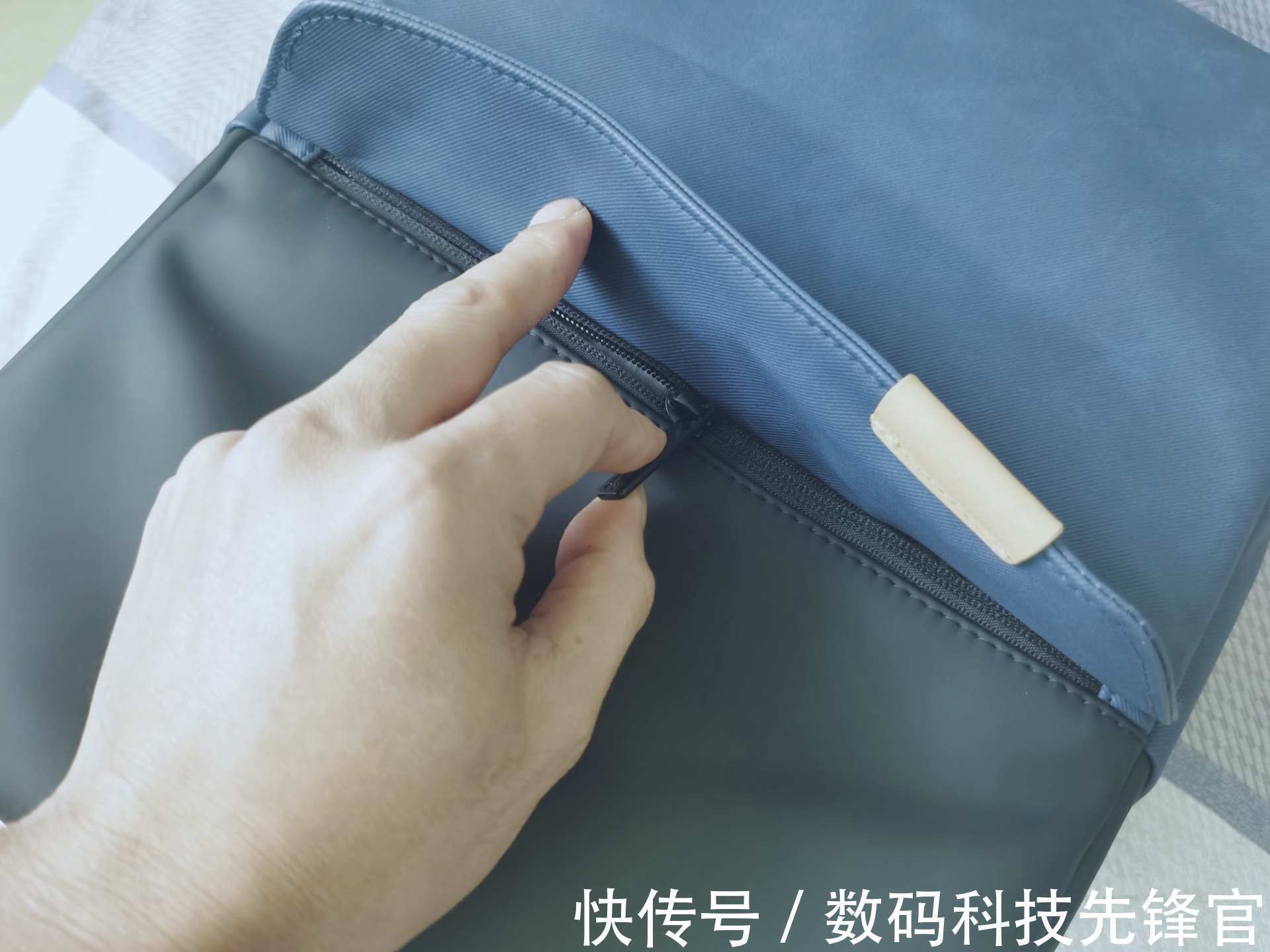 简约时尚 简约时尚,收纳包容乃大,用过最好用的双肩包