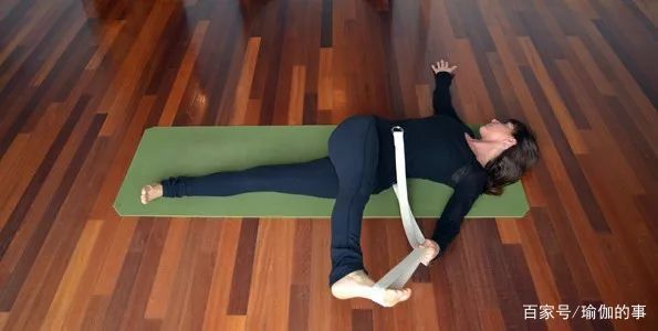 髂胫束|练瑜伽,髋部打不开,膝外侧疼常被忽视的髂胫束很重要