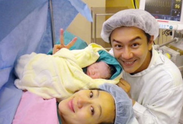 安娜|“出月子还这么矫情”,从怀孕到生娃,宝妈只有一个月“假期”吗