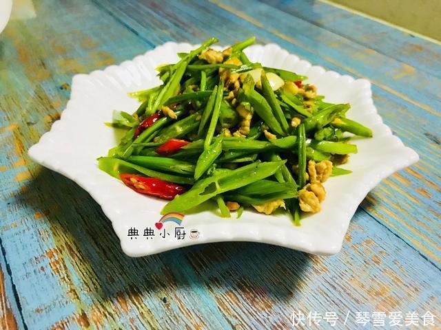 夏日|夏日餐桌的家常菜,简单清炒非常下饭,没食欲就想吃