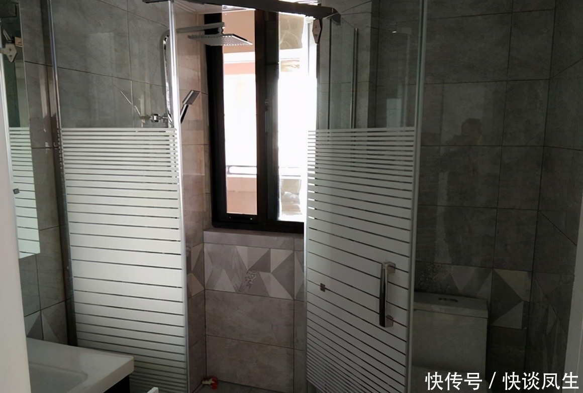 客餐厅|这才是真正的“穷装”，全屋装修只花了8万，效果却比十几万的好