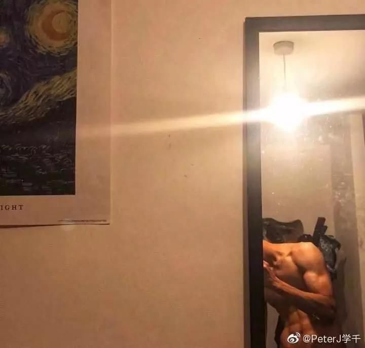 男生|“男生腹肌对女生的吸引力有多大?妈妈我又恋爱了啊啊啊!”