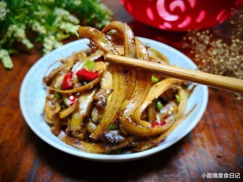 秋天,吃肉不如吃它,少吃猪肉多吃它,比肉营养,鱼干了孩子也爱吃