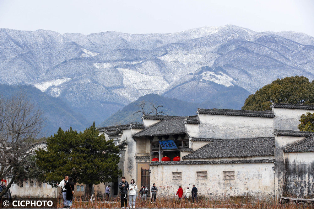 安徽省|安徽黄山：雪山映古村