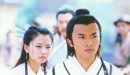 张无忌!倚天屠龙记里的黄衫女是谁?一招就轻松击败周芷若,最后嫁给何人