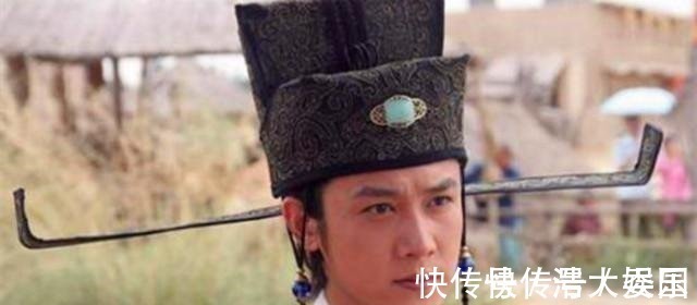 雅$辽使给苏轼出一上联,说:贵国上下无人能对!结果苏轼教他做人!