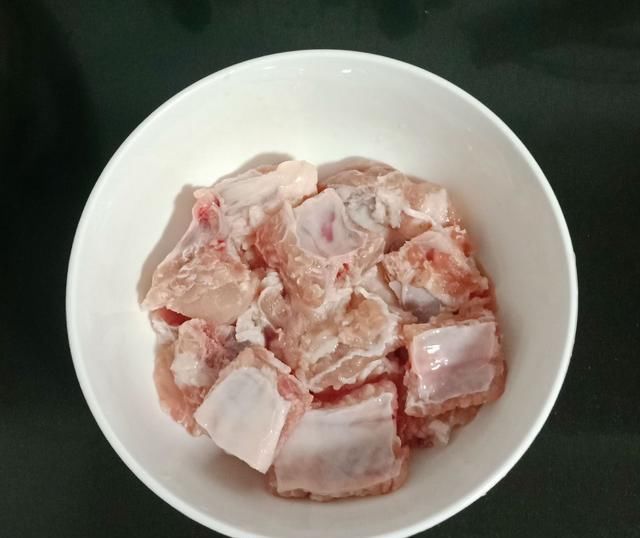 它是“堿性食物王”，女性可多吃，頭發變順滑，腰肢更細了