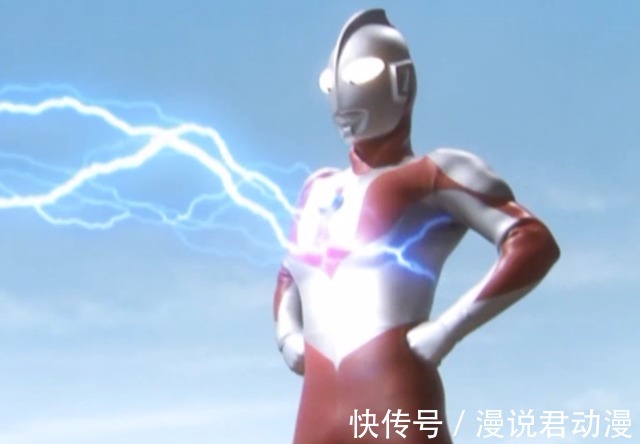 奥特战士|特利迦奥特曼：初代胸肌挡闪电成经典，特利迦效仿，变成失败案例