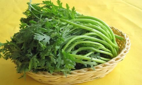 润肺|女人想长寿,常吃3种食物,润肺补肝,稳定情绪,降压减脂