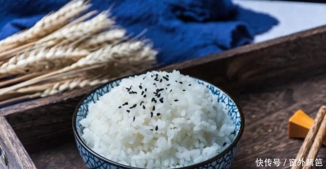 白米飯是“最差主食”，容易吃出糖尿病？教你3招，健康吃米飯