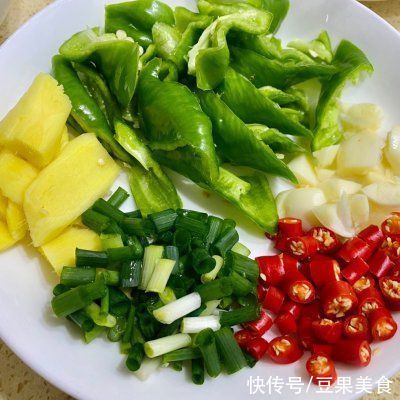  简单|简单快手，下班回家也能做的「秘制黄焖鸡」