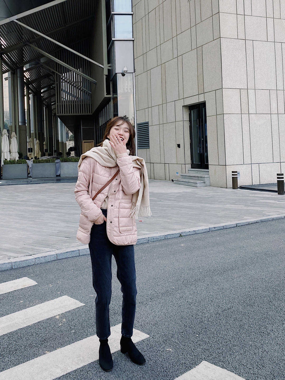 棉服 怪不得这么多人喜欢穿直筒牛仔裤,论保暖百搭,没有长裤能超过它