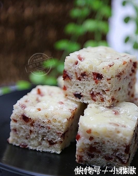 蔓越莓干|拌好面糊就能蒸, 夏天吃发糕正好, 多注意几点, 出锅后比买的还松软