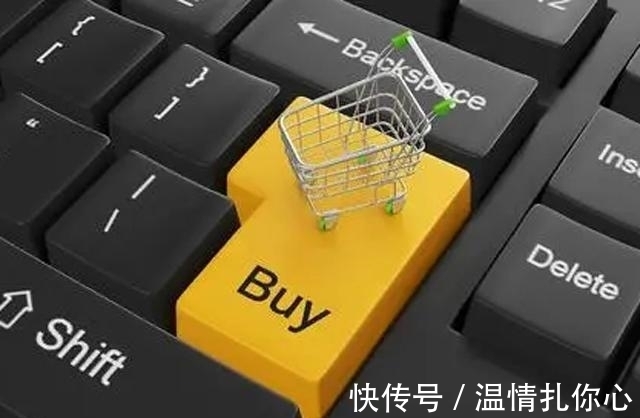 差距|同样一件衣服，为何线上线下的价格差距两三倍？背后原因公开