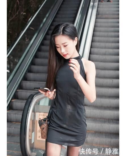 小姐姐 穿黑色高跟鞋的小姐姐,坐在公交站看脚,高跟鞋不合适么
