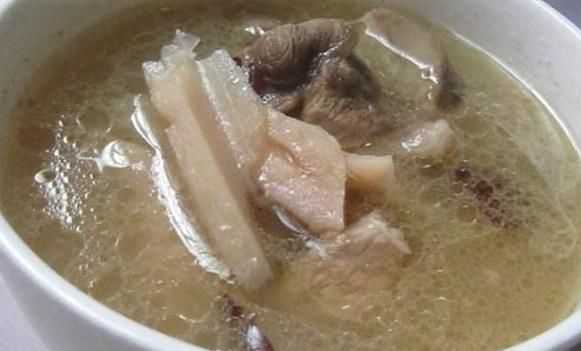 玲玲|儿科医生心里话3种汤别再给娃喝了，伤脾又积食，还影响长个