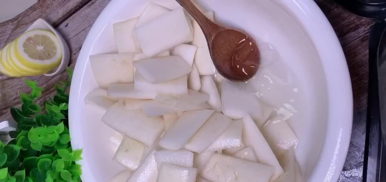 妈妈做的酸辣萝卜,酸辣酸脆清热解毒,亲戚都抢着要!
