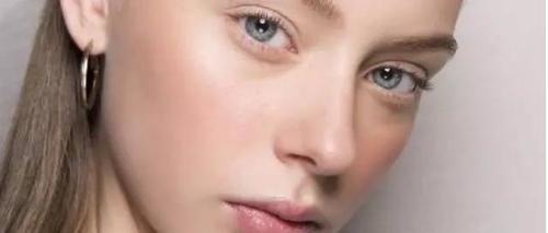 妆面|女人不会化妆没关系，超简单的“裸妆”化法教给你，实用好上手