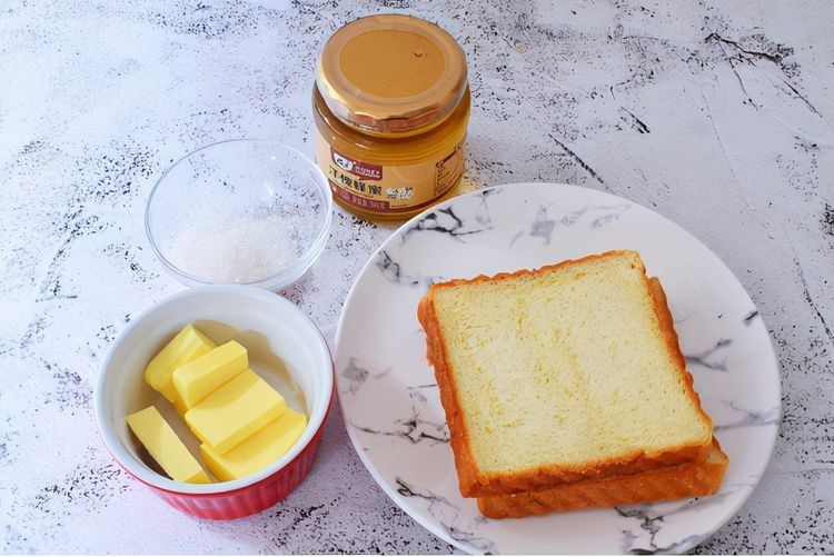 吐司的新吃法，搭配蜂蜜，又脆又甜很解馋