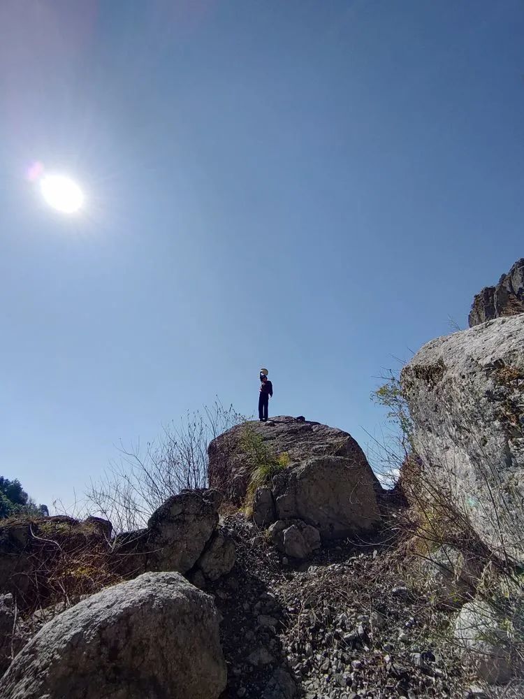 指南村|登顶东川小牯牛山——慈悲殿