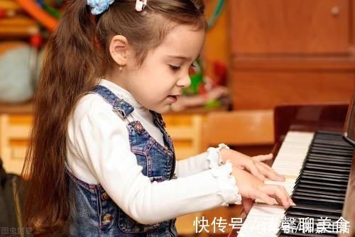 游泳|要不要给孩子报兴趣班?兴趣班有最佳年龄并不是越早越好