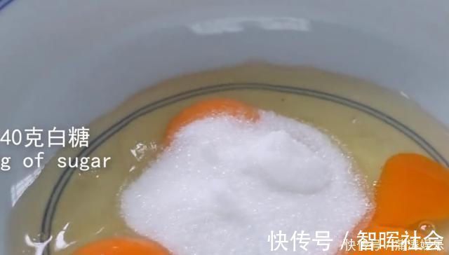 用3个鸡蛋做的小零食,香甜酥脆,平底锅就搞定,比买的还香