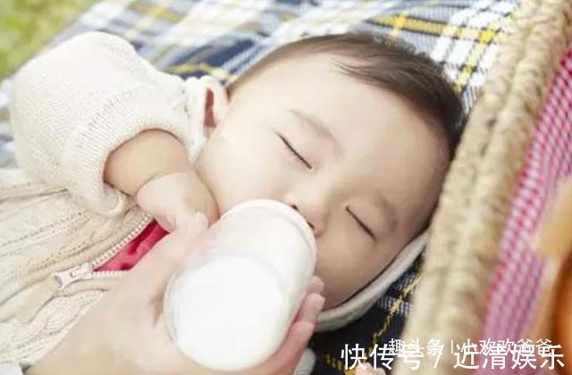 差距|喝“母乳”和不喝“母乳”的孩子,长大后有什么差别差距太大