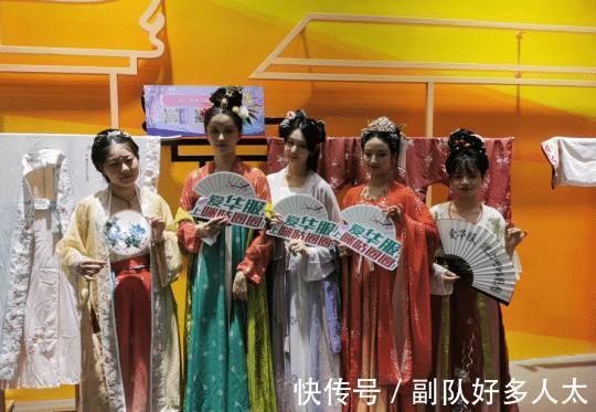 showgirl|2021CJ逛展第三日：ChinaJoy最美COS？看完我都流鼻血了
