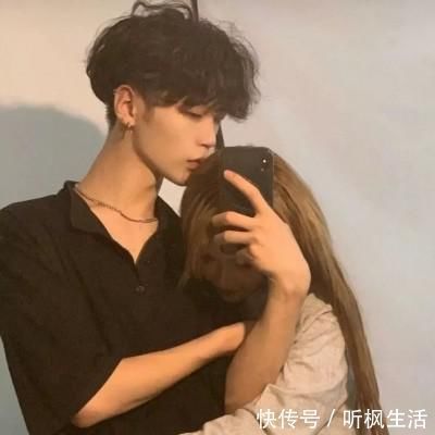 情侣头像|超火“真人”INS情侣头像:好像没那么喜欢你,可是满脑子又都是你