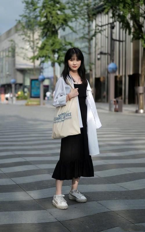 高跟鞋|比高跟鞋舒适比小白鞋时髦，今夏大火的“脏脏鞋”，你get了吗？