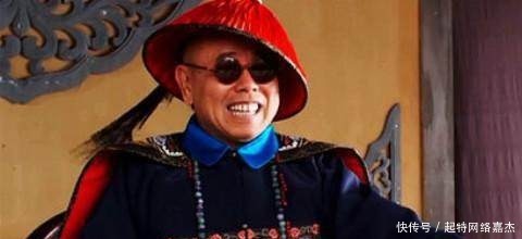 秀才|富人写了一副对联,穷秀才看不惯改了几笔,富人看后面红耳赤