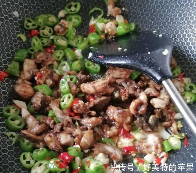 煸炒田鸡,下酒好菜,又香又过瘾