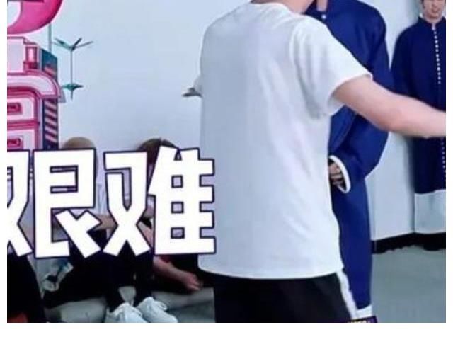 節目|《快本》太剛了，INTO1三位日本成員再次被打碼，其原因被公開