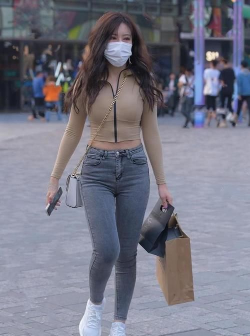 亚洲人 瑜伽裤穿搭干净清爽,搭配出不同风采,展现不同的时尚魅力!