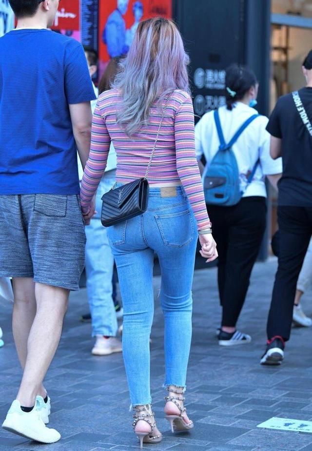 美丽的她个性足，彩虹般的魅力够时尚，真精致