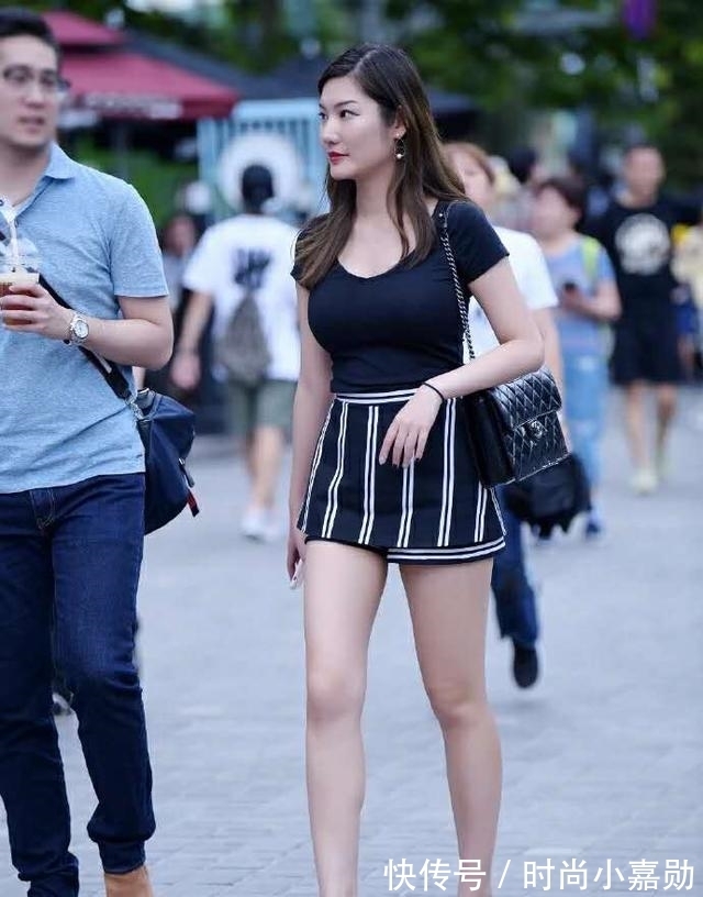 蕾丝|气质美女,穿搭藏青色裙裤,美的出众又优雅